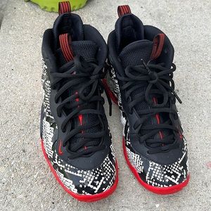 Nike foamposites 5y 6.5 in womens